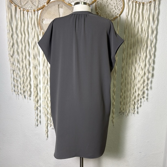 Vince Cap Sleeve Popover Shift Dress in Iron Gray Size Small - Picture 7 of 11